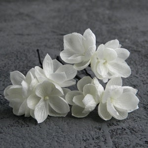 Ivory flowers hair pins Bridal floral hair piece Wedding headpiece for bride Bobby pins hair