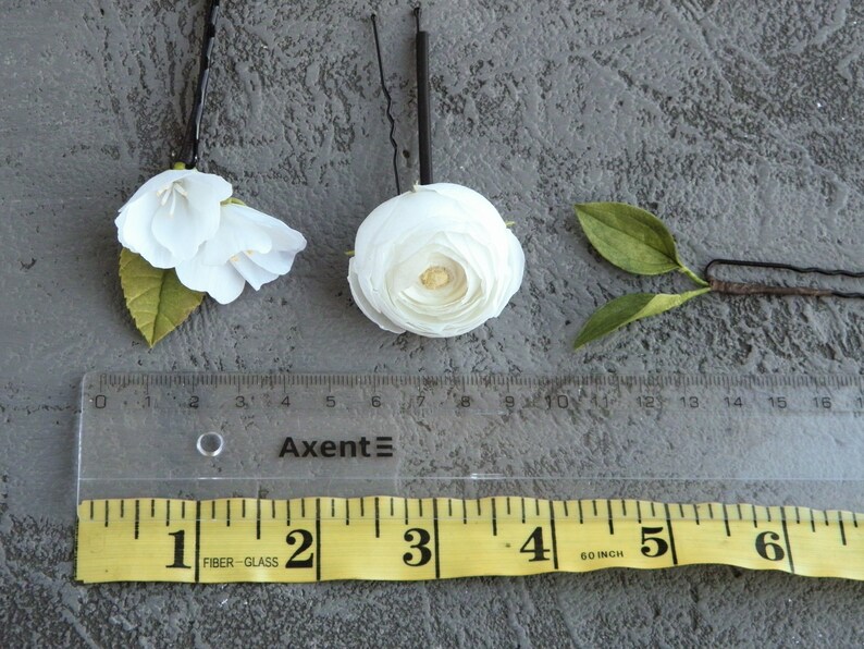 Floral hair pins for wedding Bridal hair piece white Bride flowers hair clip