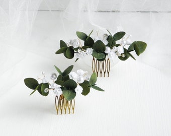 Wedding eucalyptus hair comb Babys breath pearls bridal hair piece Floral greenery headpiece for bride