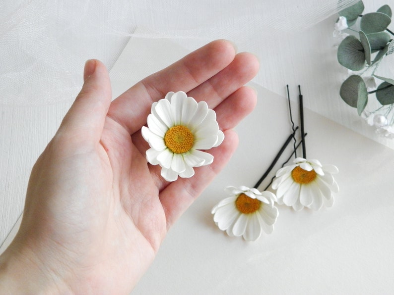 Daisy hair pins Flower bobby pins Wedding hair piece for bride Bridal floral headpiece Chamomile hair clip image 5