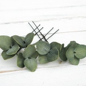 Eucalyptus hair pins wedding / Greenery bridal hair piece / Green leaves head piece bride / Floral hair comb