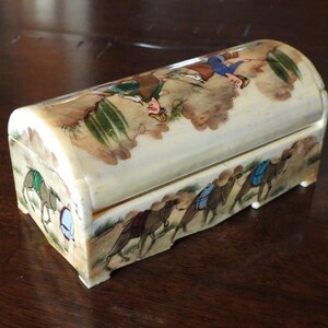 Vintage Persian Hand-Painted Camel Bone Trinket Box with Removeable Inside Shelf image 2