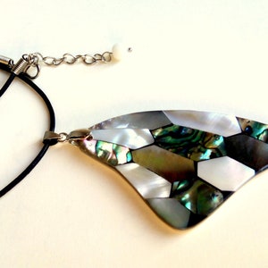 Mother of Pearl Pendant, Mother of Pearl Necklace, Mother of Pearl Jewelry,Sea Shell, Shell Necklace, Shell Pendant, Shell Jewelry, Shell