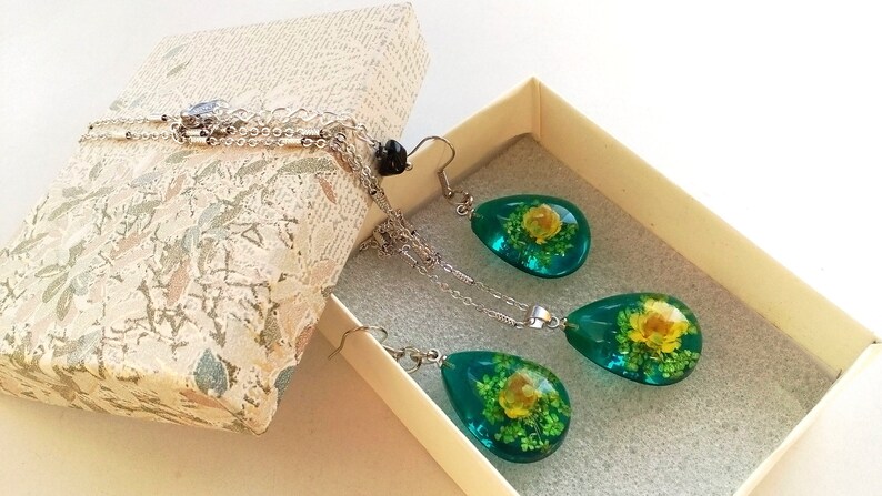 Epoxy Nature Resin Flower Resin Flower Jewelry Set Real Red Flowers Resin Jewelry Flower Resin Earrings Flower Resin Pendant Necklace