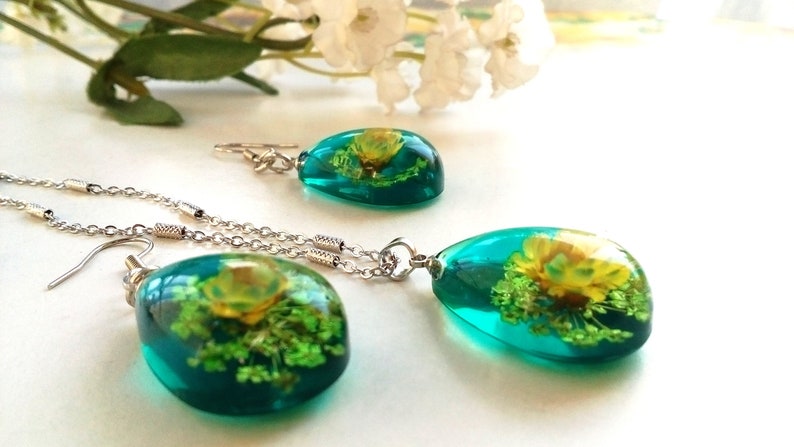 Epoxy Nature Resin Flower Resin Flower Jewelry Set Real Red Flowers Resin Jewelry Flower Resin Earrings Flower Resin Pendant Necklace