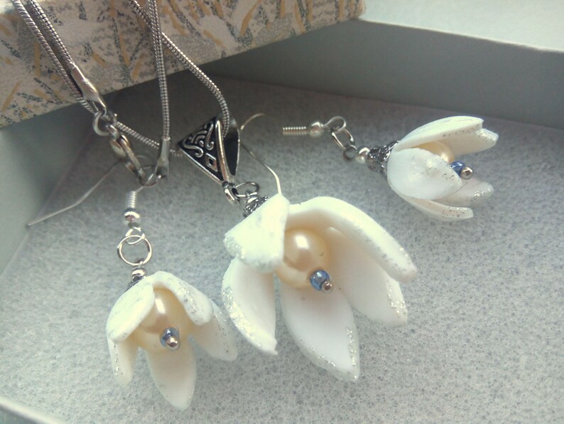 White Jewelry Set,Flower Jewelry Set White Flower Necklace White Flower Earrings White Flower Jewelry Set,Polymer Clay Flower Jewelry Set