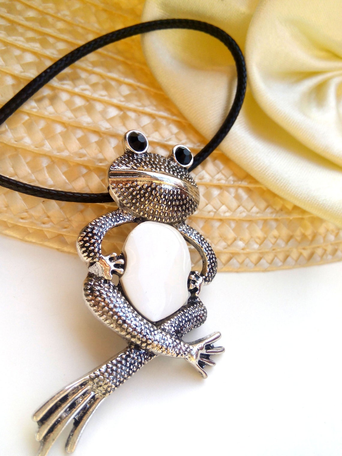 Frog Necklace Frog Jewelry Animal Jewelry Frog Pendant Etsy