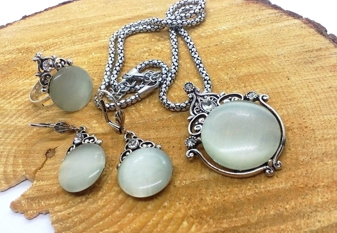 Cat Eye Jewelry Set, White Jewelry Set, White Cat Eye Jewelry, White