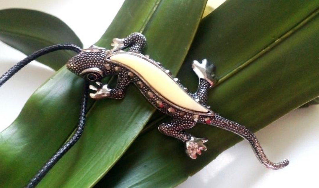 Lizard Necklace Gecko Necklace Gecko Pendant Gecko Jewelry Etsy Canada