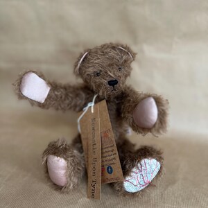 Osito de peluche de mohair hecho a mano: Osito conmemorativo del mapa de Newcastle