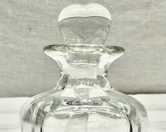 Vintage Clear Round Glass Perfume Bottle with Rounded Heart Shaped Glass Stopper