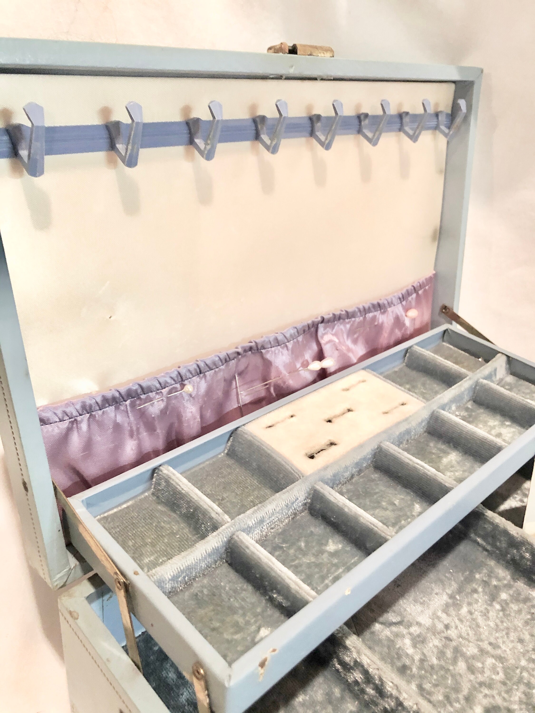 Vintage Mele Jewelry Box, The Magic Touch, Powder Blue Leatherette with