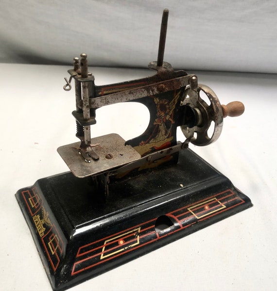 Vintage Metal Childs Pretend Play/salesman Sample Sewing Machine,casig E -   Canada