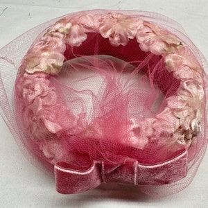 Vintage Ladies Pink Floral Fascinator/Pill Box Hat with Pink Netting and Hat Box