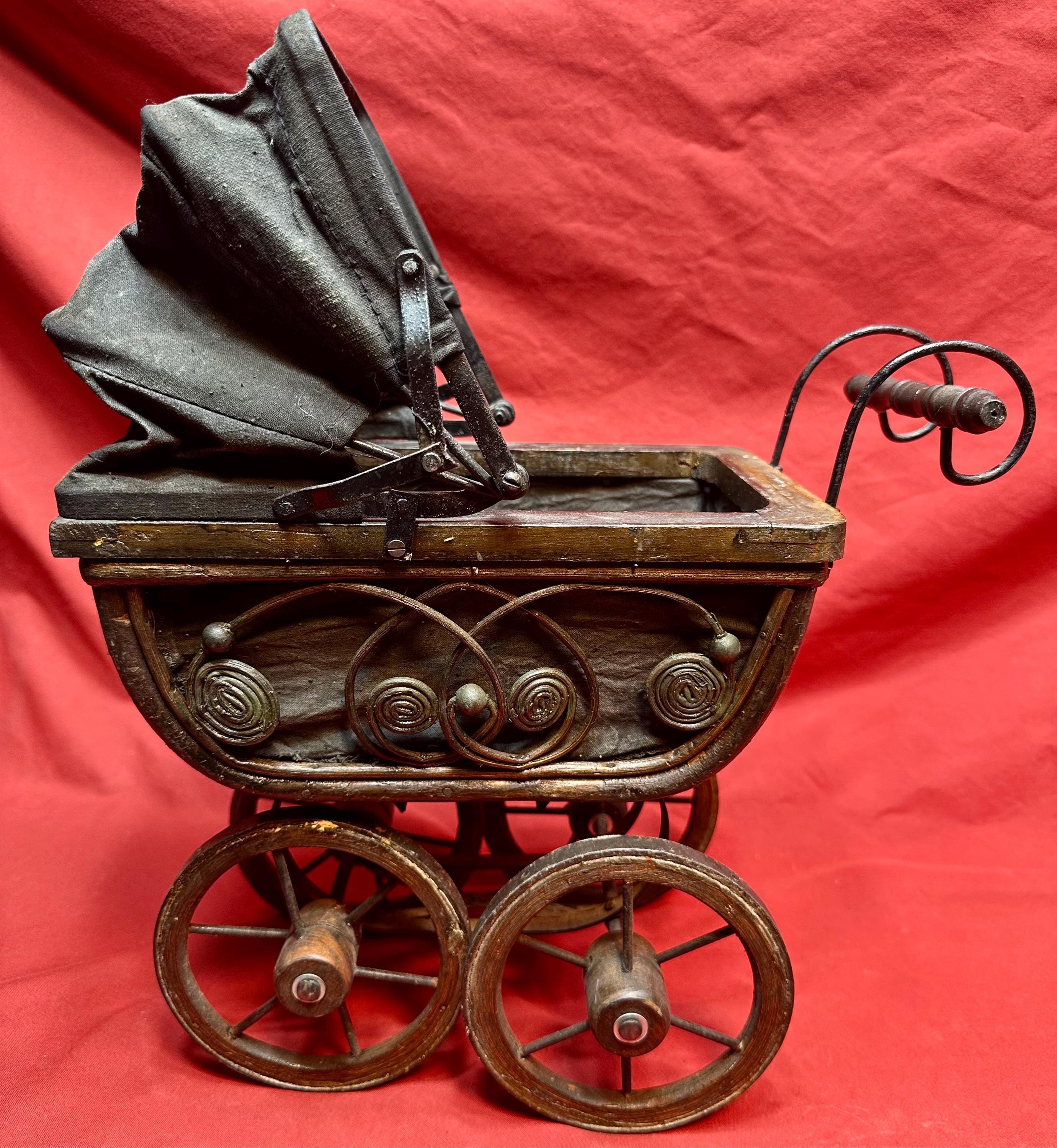 ヴィンテージ風 ミニチュア乳母車 木製車輪 Antique victorian baby carriage - Etsy 日本
