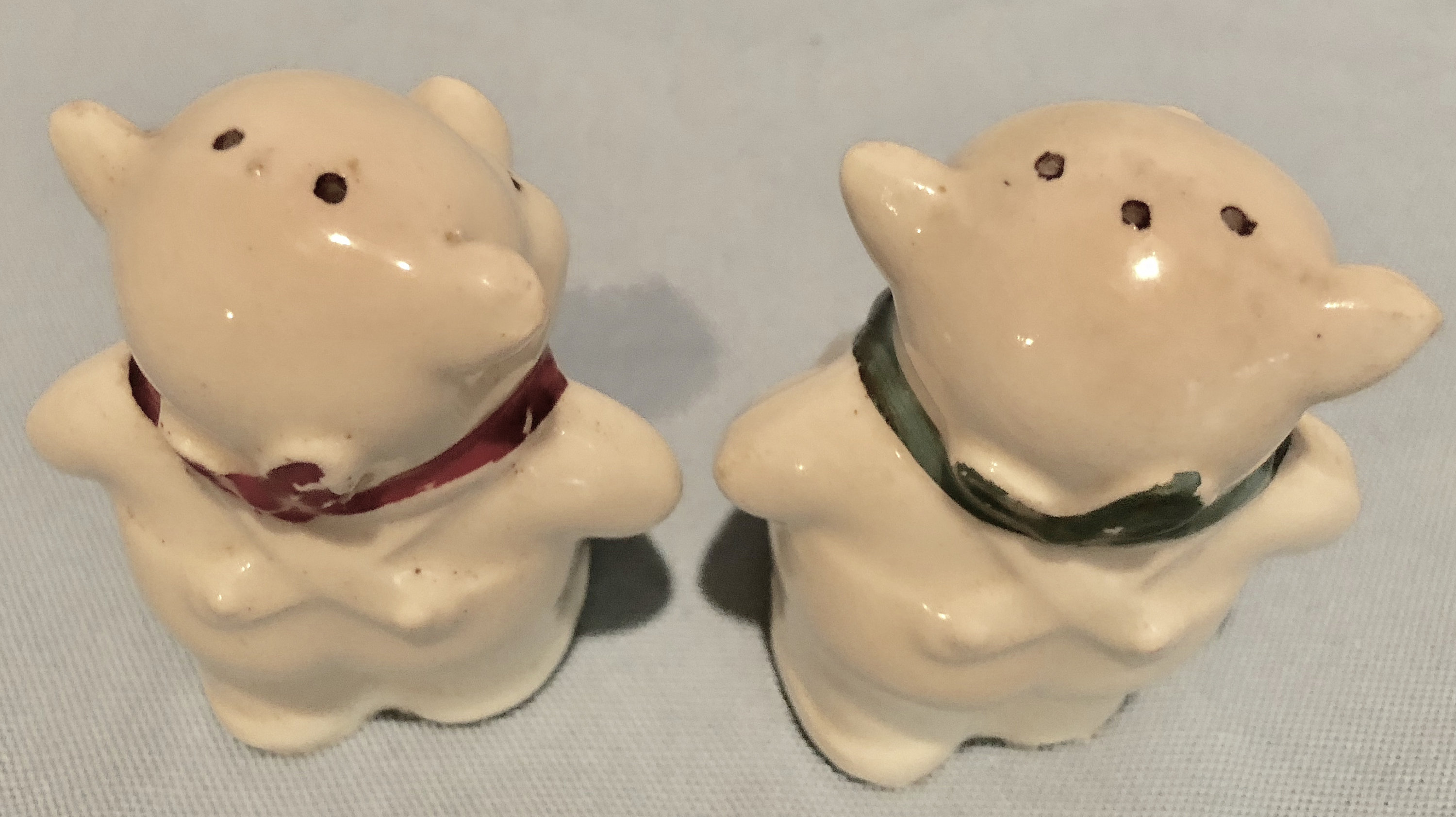 Shawnee Pottery Midcentury Smiling Pig Salt and Pepper Shakers