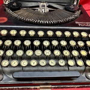 Vintage Remington Portable Black Metal Typewriter in Original Carrying Case,Circa 1930’s