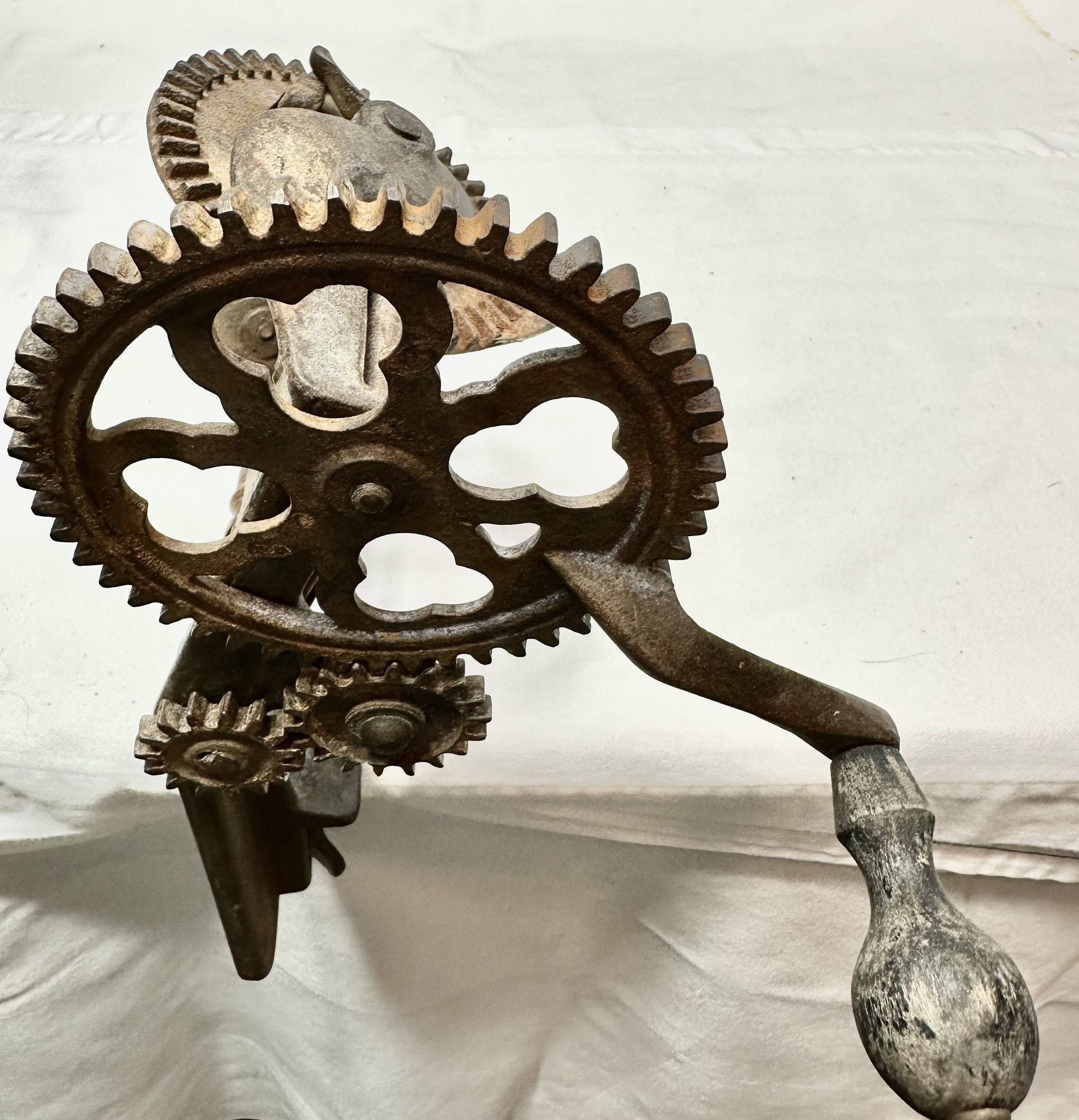 Vintage 'Turntable' Metal Apple Peeler,Patent 1898, Goodell Co ,Antrim, New Hampshire