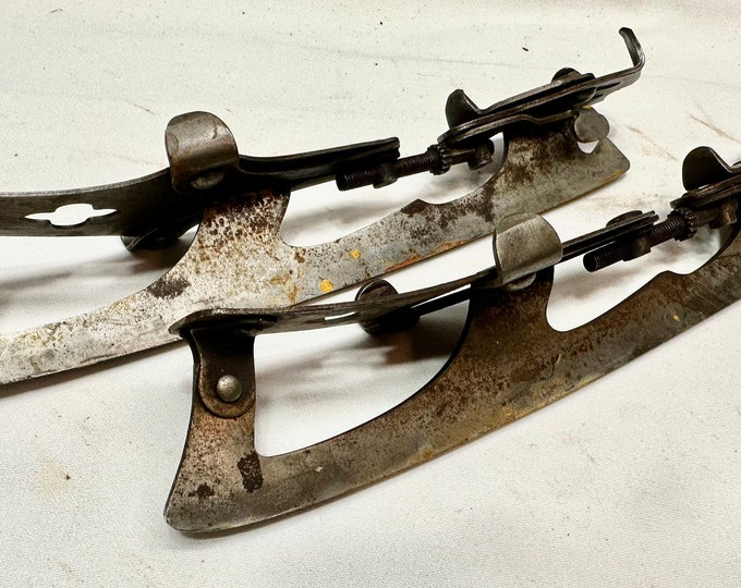 Vintage Adjustable Metal Ice Skates, Barney & Barry,Springfield,Ma.Pat 1890