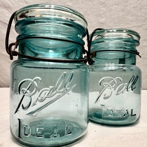 Vintage Aqua Blue Glaskugel Ideal für ein halbes Pint Canning / Konservengläser-Circa 1910-1920, Zweierset