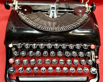 Remington Rand Typewriter Model 17: 1945 Black Wrinkle Paint, Art