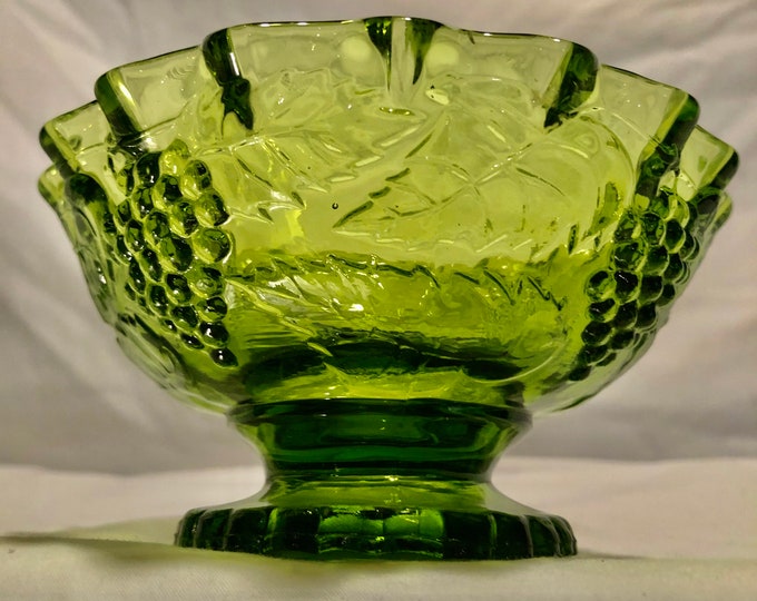 Vintage Green Glass Pedestal Candy/Trinket/Jewelry/Soap Dish