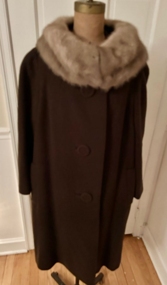 Vintage Ladies Chocolate Brown Wool Blend Coat wit