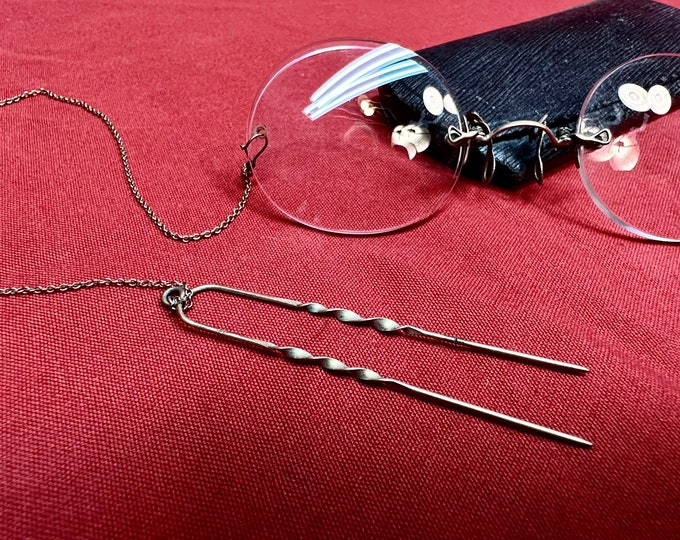 Vintage Women’s Reading Glasses with Chain/Hairpin,Original Case