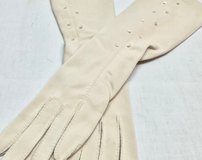 Vintage Ladies Long Ivory Formal/Dress Gloves with Pearl Button Accents, Size 7