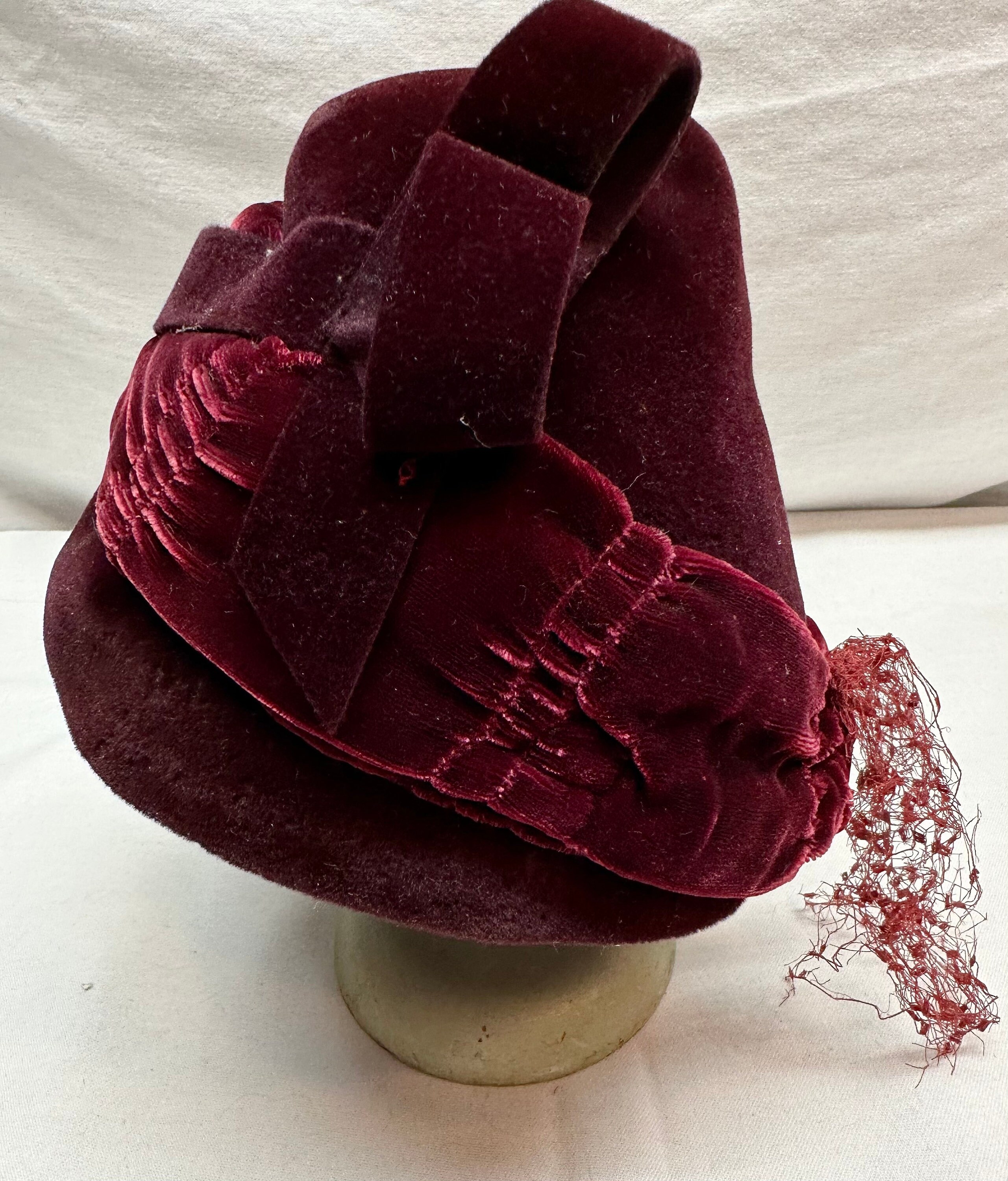 Vintage Ladies Burgundy/Red Velvet Hat with Hat Box