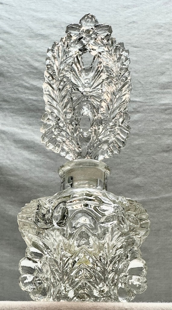 Vintage Clear Cut Glass Perfume/Scent Bottle-Daisy