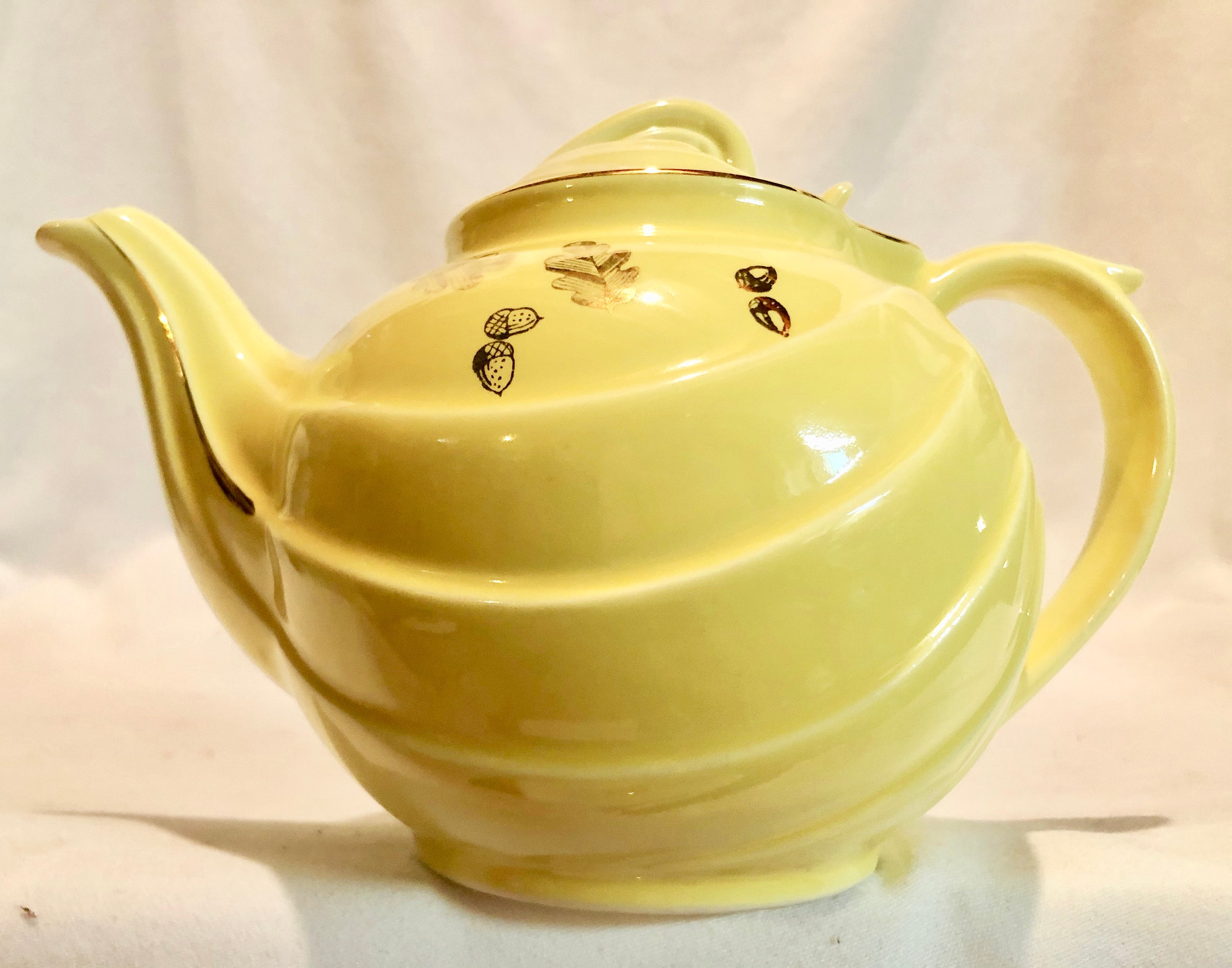 Vintage Halls Pottery Yellow Teapot with Gold Leaf , No 0799, 6 Cup