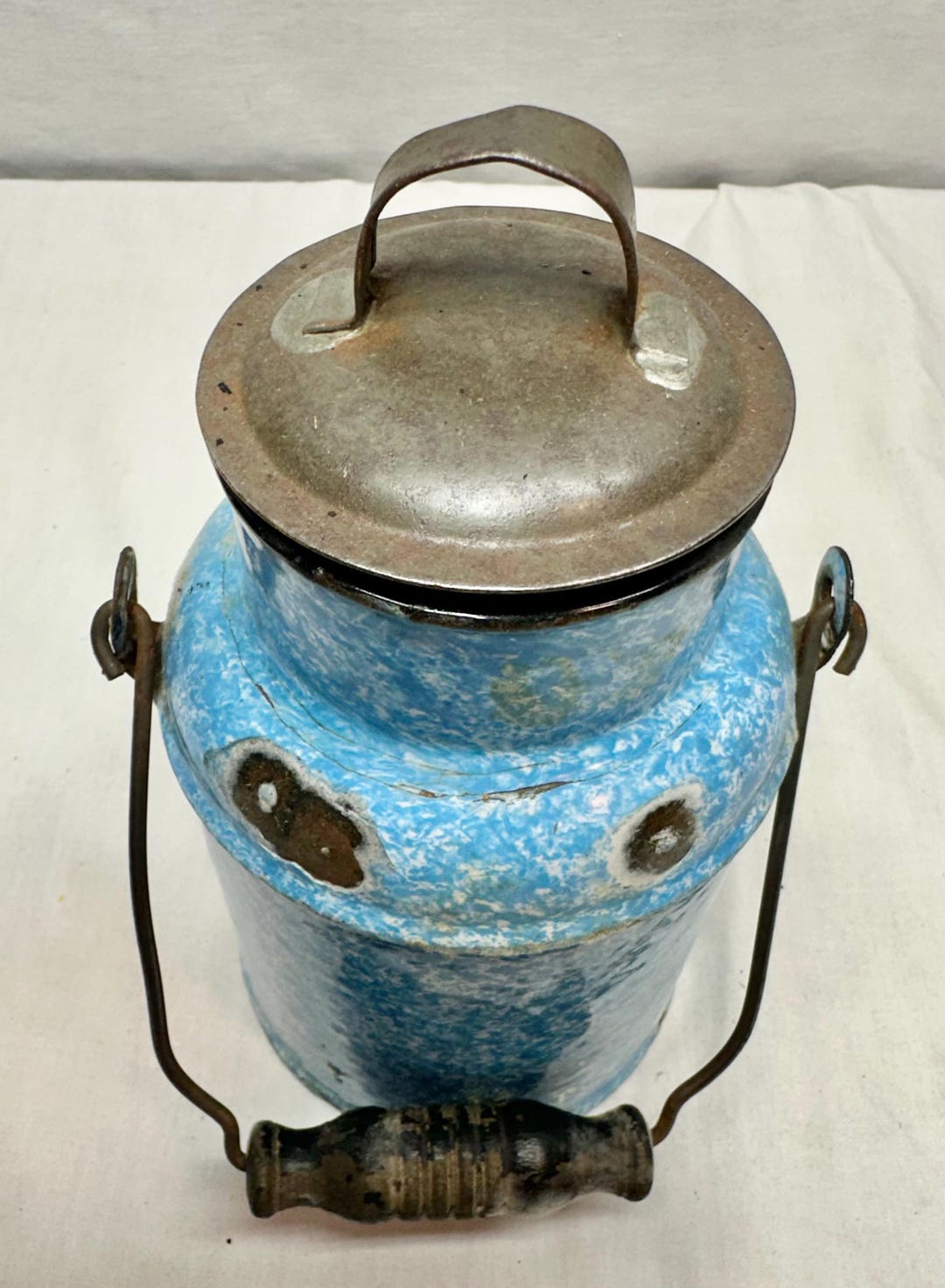 Vintage Blue and White Speckled Enamelware Lunch Pail With Wooden ...