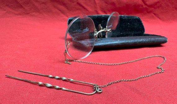 Vintage Women’s Reading Glasses with Chain/Hairpi… - image 3