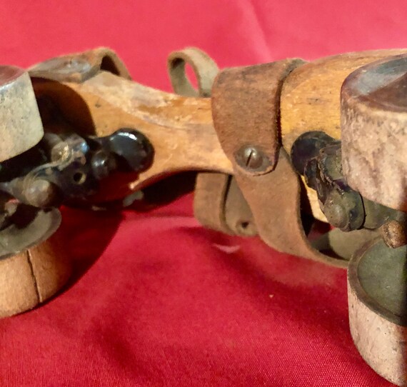 Antique 1800s Ladies Wooden Roller Skates- Size 9 - image 9