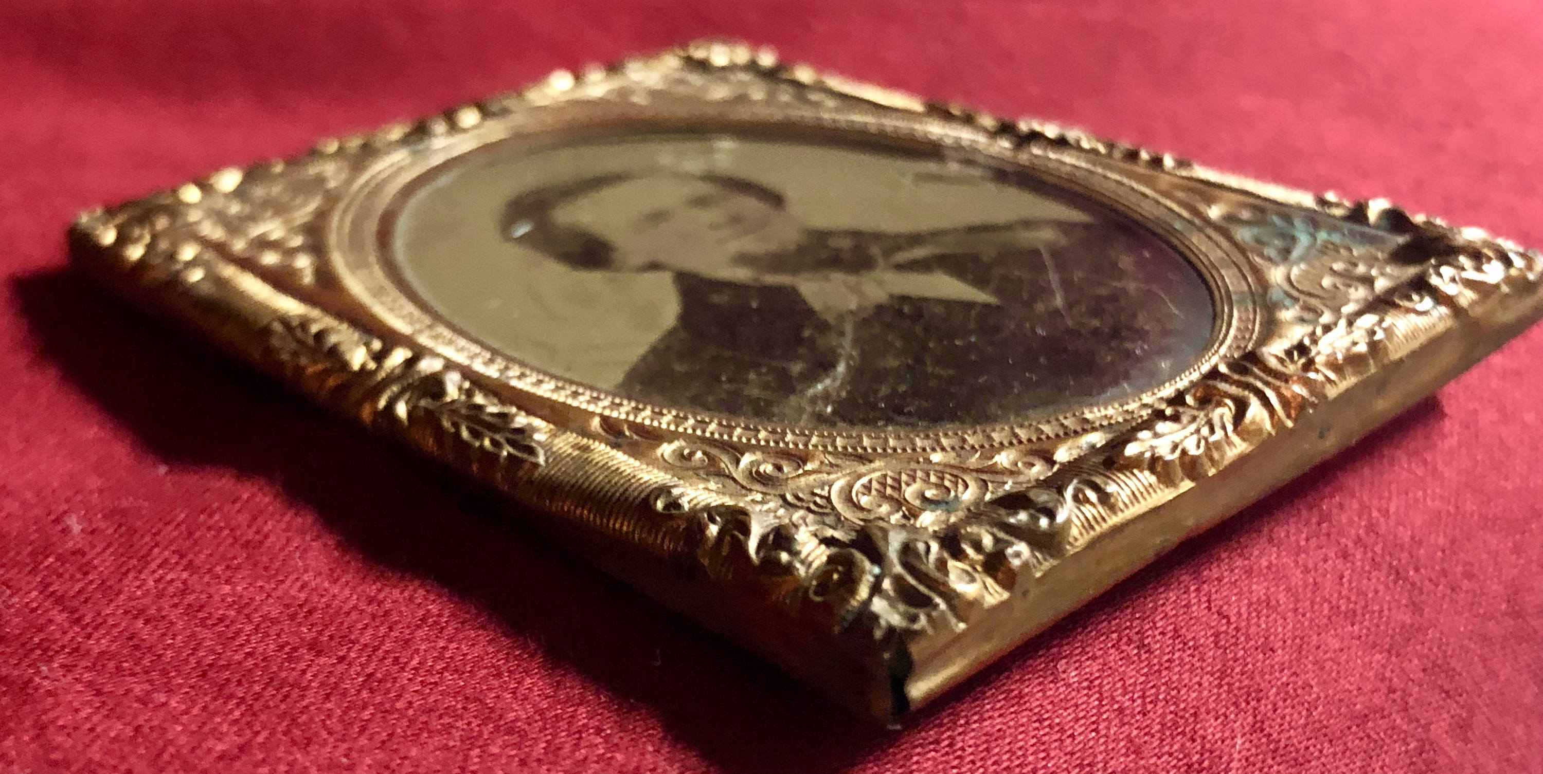 Antique 1800's Tin Type Photo in Gold Frame
