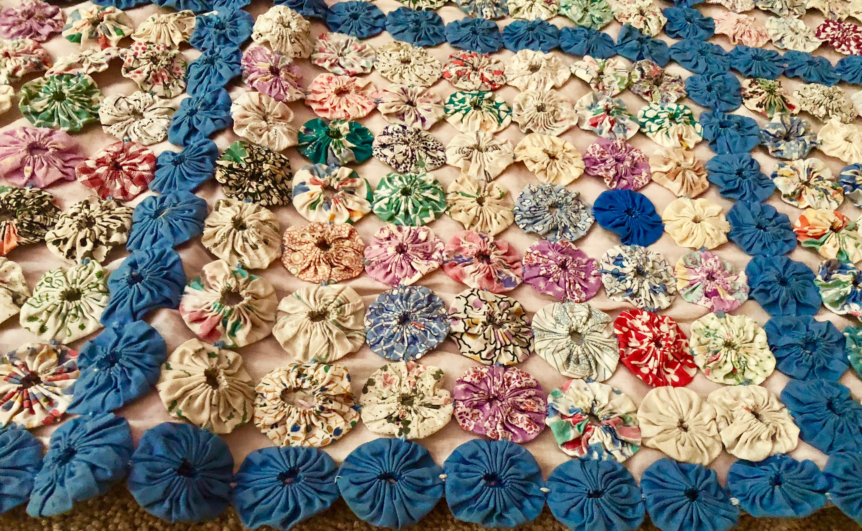 Vintage HandMade YoYo Quilt circa 19201940's