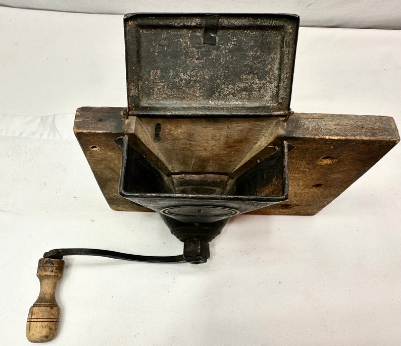 Vintage Rustic Cast Iron Wall Mounted Coffee Grinder/Mill image 4