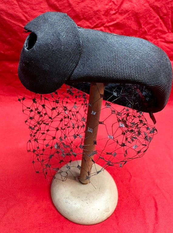 Vintage Ladies Black Netted Fascinator/Pill Box Ha