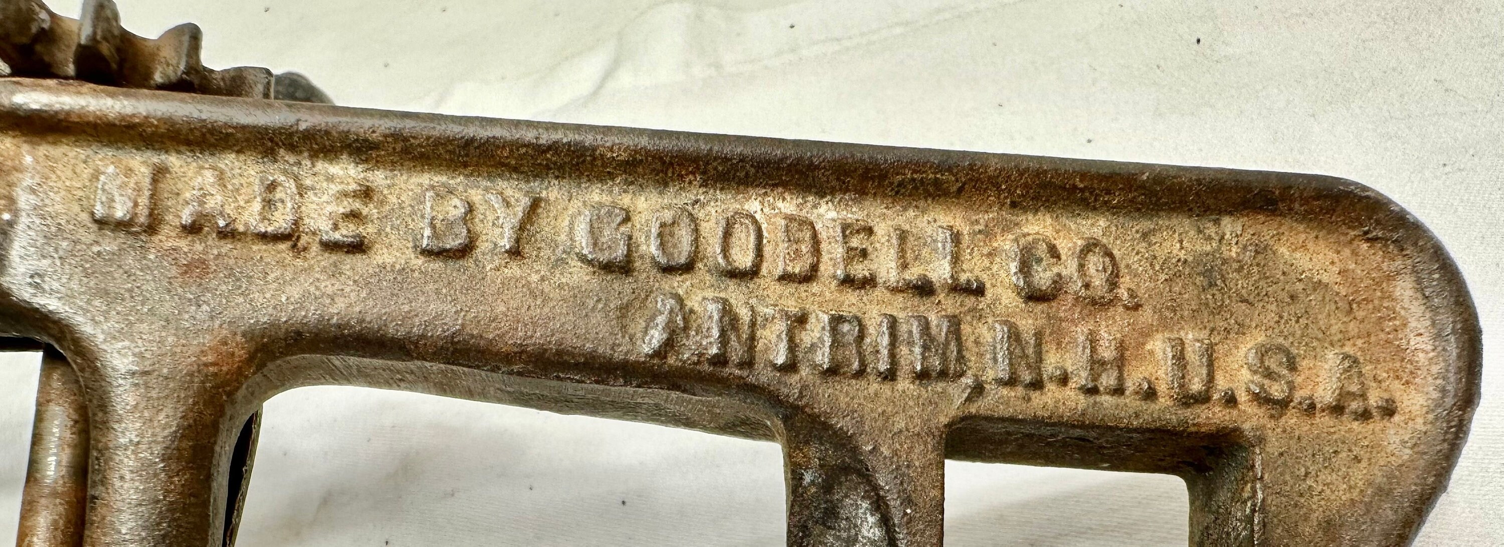 Vintage 'Turntable' Metal Apple Peeler,Patent 1898, Goodell Co ,Antrim, New Hampshire