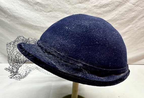 Vintage Ladies Royal Blue Wool Hat with Black Fea… - image 4