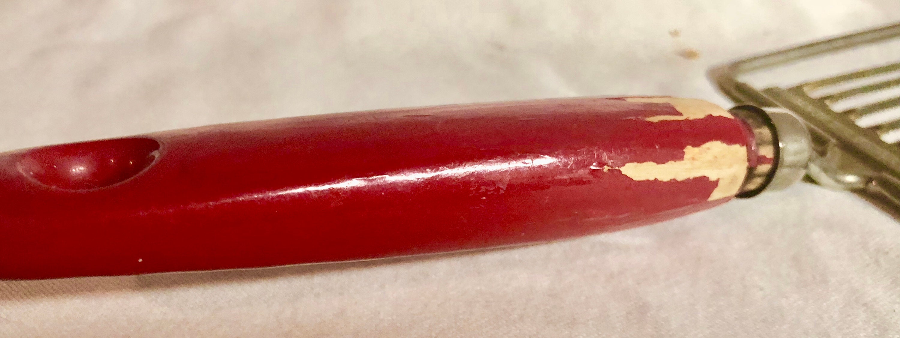 Ekco Midcentury Miracle Tomato Slicer with Red Wooden Handle and