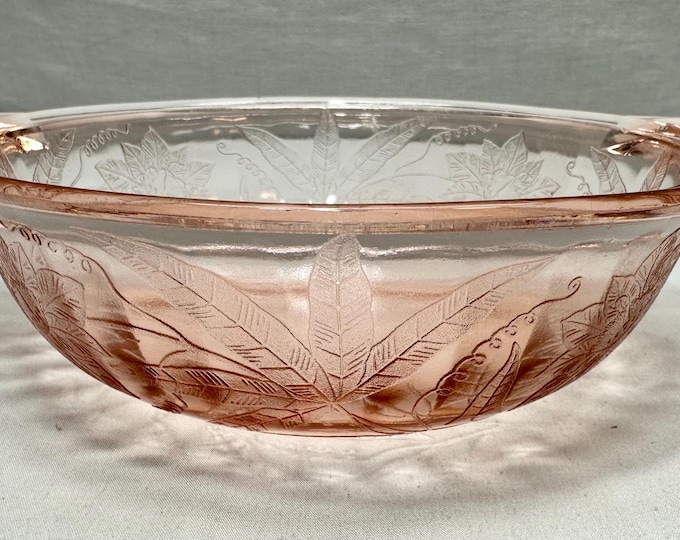 Vintage Blush Pink Floral Depression Glass Serving Bowl ,Passiflora/Passion Flower/Poinsettia Pattern, Jeanette Glass Co 1931-1934