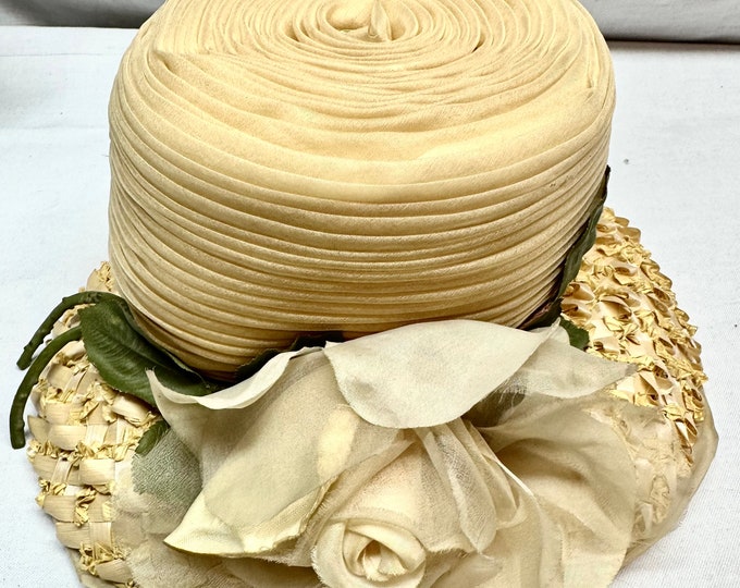 Vintage Ladies Straw/Silk Flower Bee Hive Hat with Hat Box
