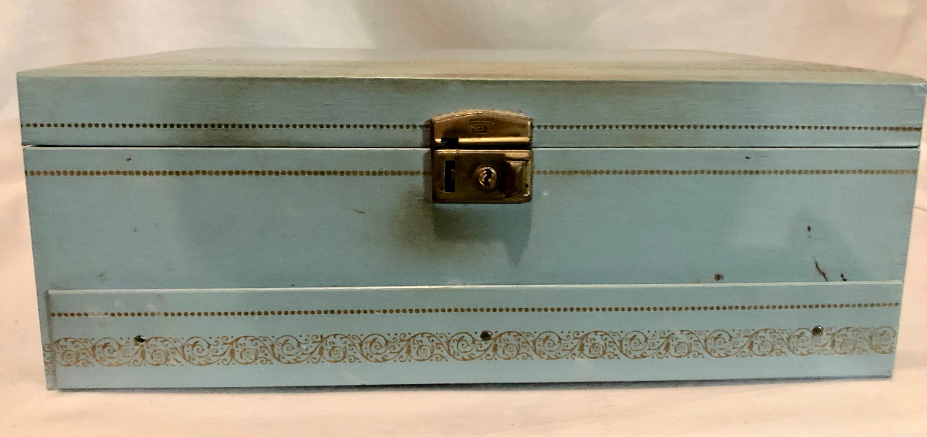 Vintage Mele Jewelry Box, The Magic Touch, Powder Blue Leatherette with