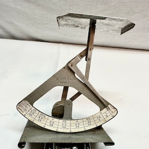 Vintage Hamilton 8 Oz Postal Scale with Counter Weight Balance Function.