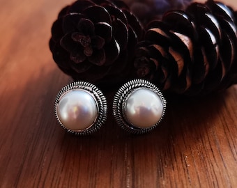 Pearl Stud Earrings,Freshwater Pearl Earrings,Wedding Jewelry,Pearl Jewelry gift for Her,Gift for Mom,Bali Jewelry