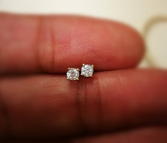 Real Diamonds Daily Wear Round Diamond Solitaire Stud Earrings 10Kt