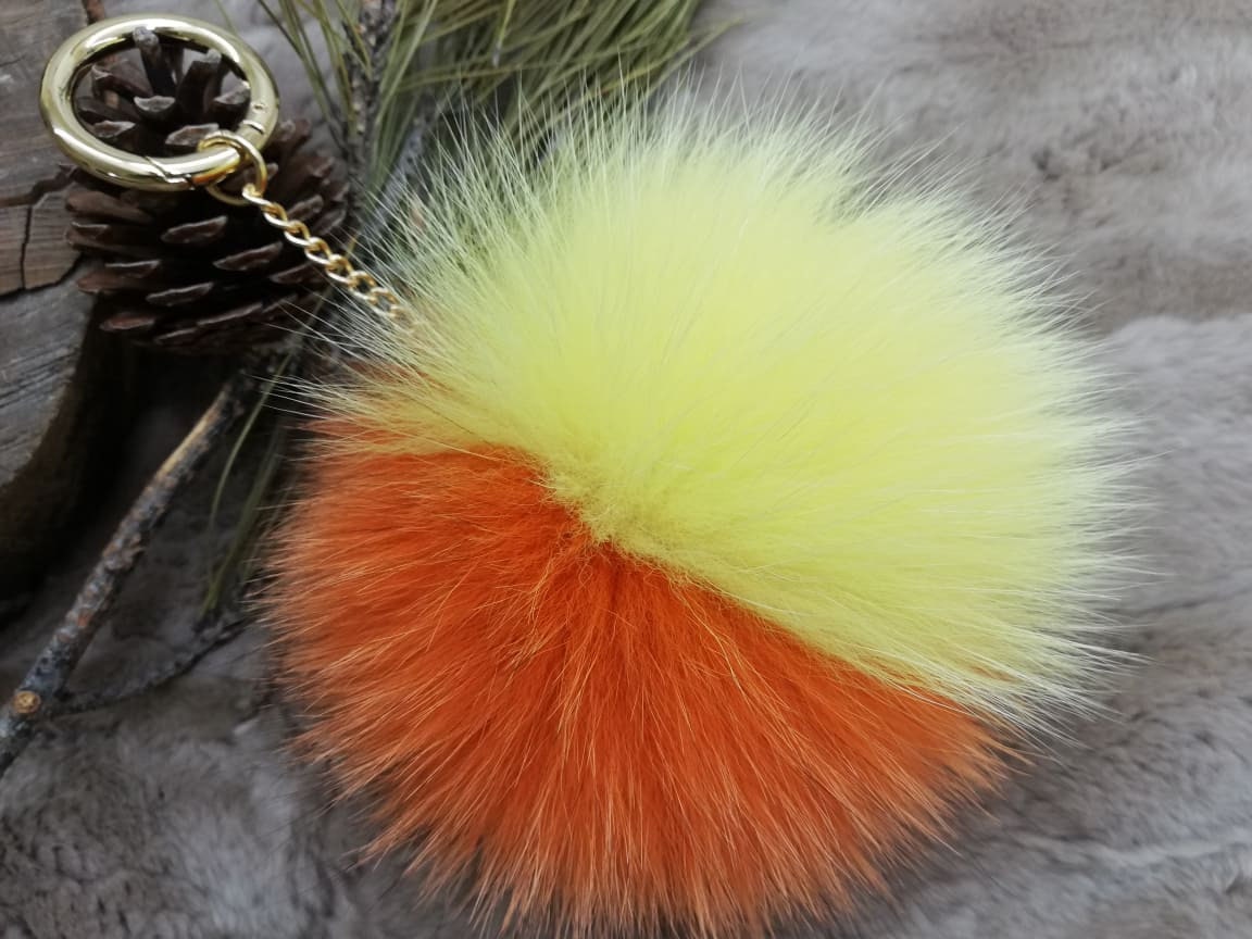 Real fox fur bag charm pompom yellow/orange color keychain,fur ball,real fur  pom pom ,real fox pom,pom pom keychain,real fur bag accessory