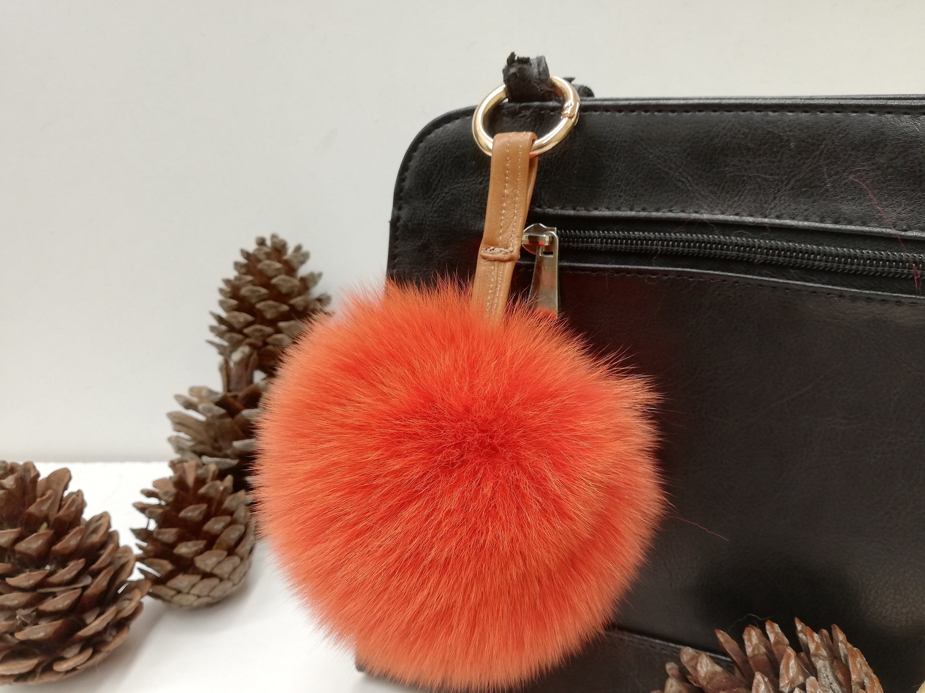 Shadow Fox Fur White Color Bag Charm Pom Pom fur Ballreal -  in 2023